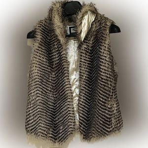Faux fur vest size M | Emmelee for F.C.